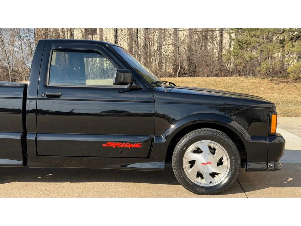 1991 GMC Syclone - Image 14 of 31
