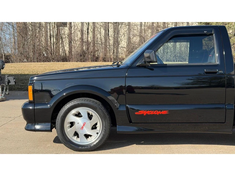 1991 GMC Syclone - Image 7 of 31