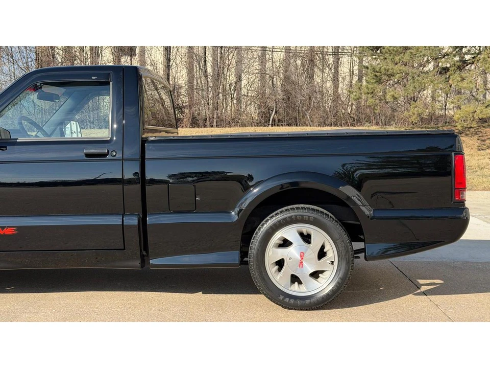 1991 GMC Syclone - Image 8 of 31