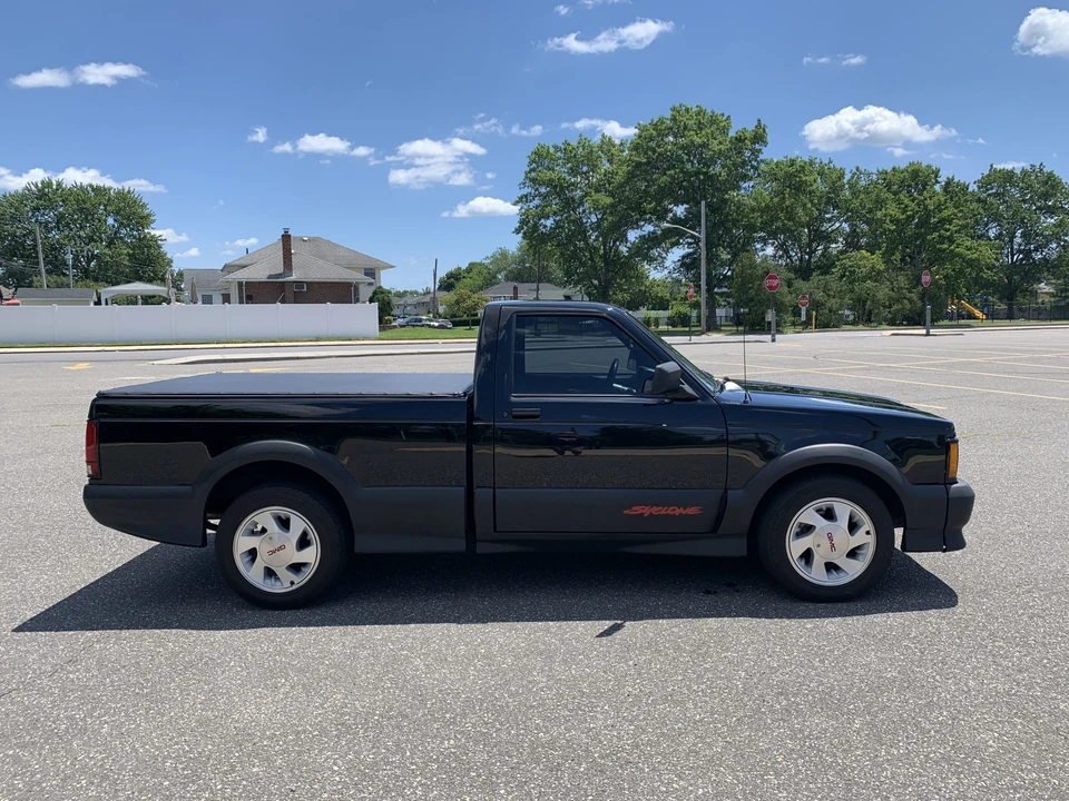 1991 GMC Syclone - Image 4 of 31