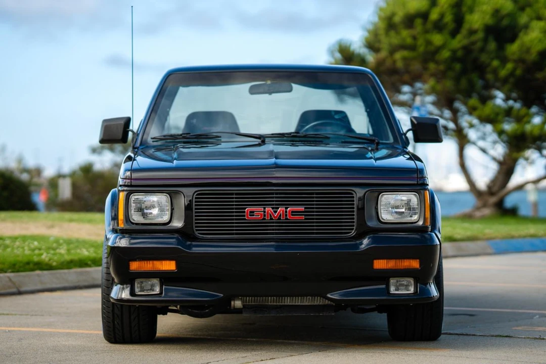 1991 GMC Syclone - Image 2 of 31