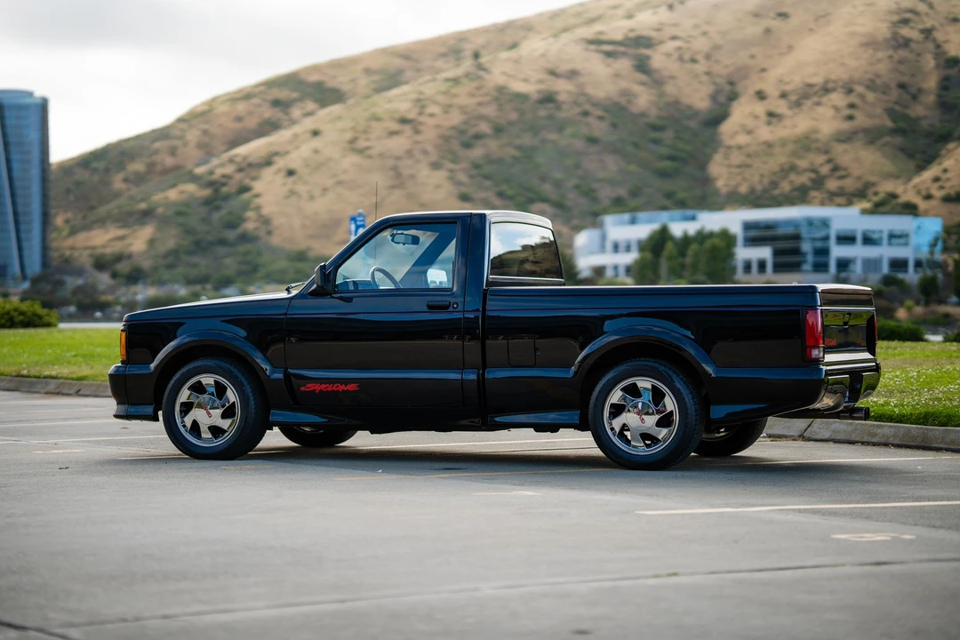 1991 GMC Syclone - Image 13 of 31