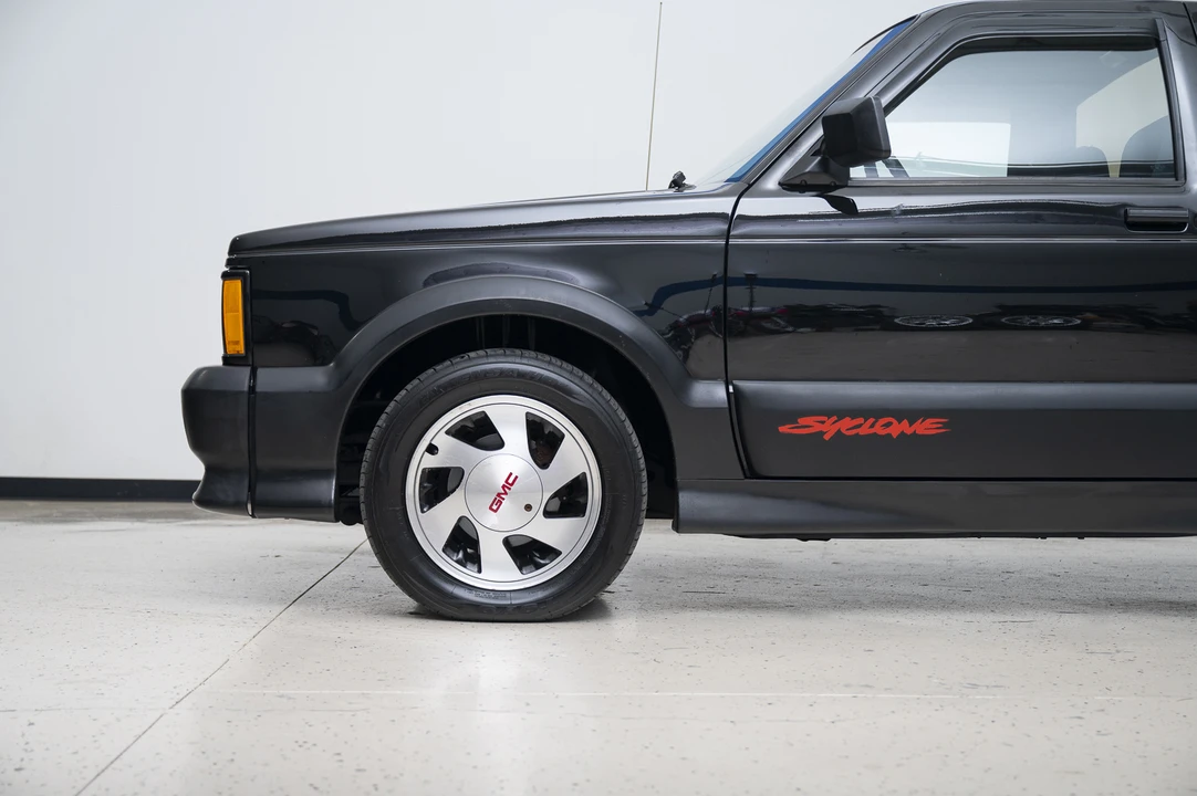 1991 GMC Syclone - Image 17 of 31