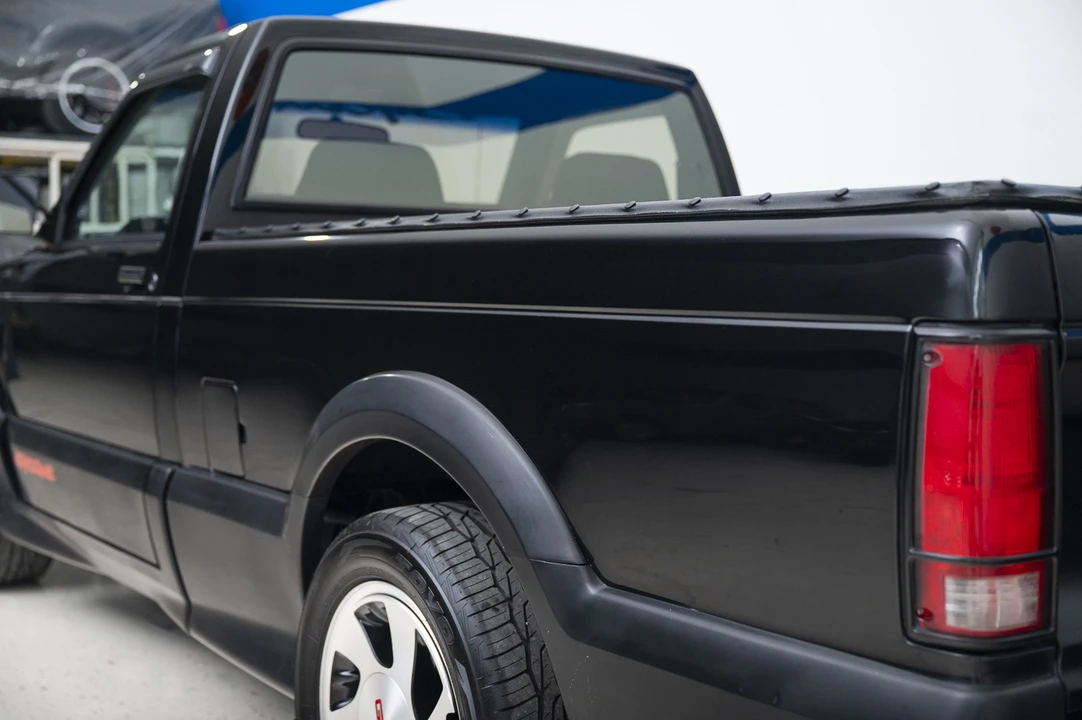 1991 GMC Syclone - Image 22 of 31