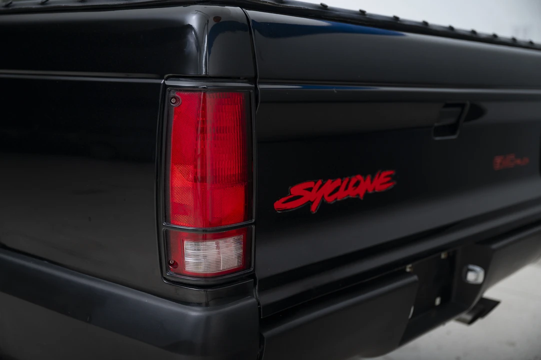 1991 GMC Syclone - Image 23 of 31
