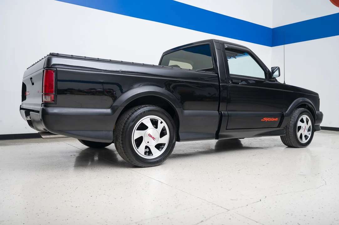 1991 GMC Syclone - Image 8 of 31