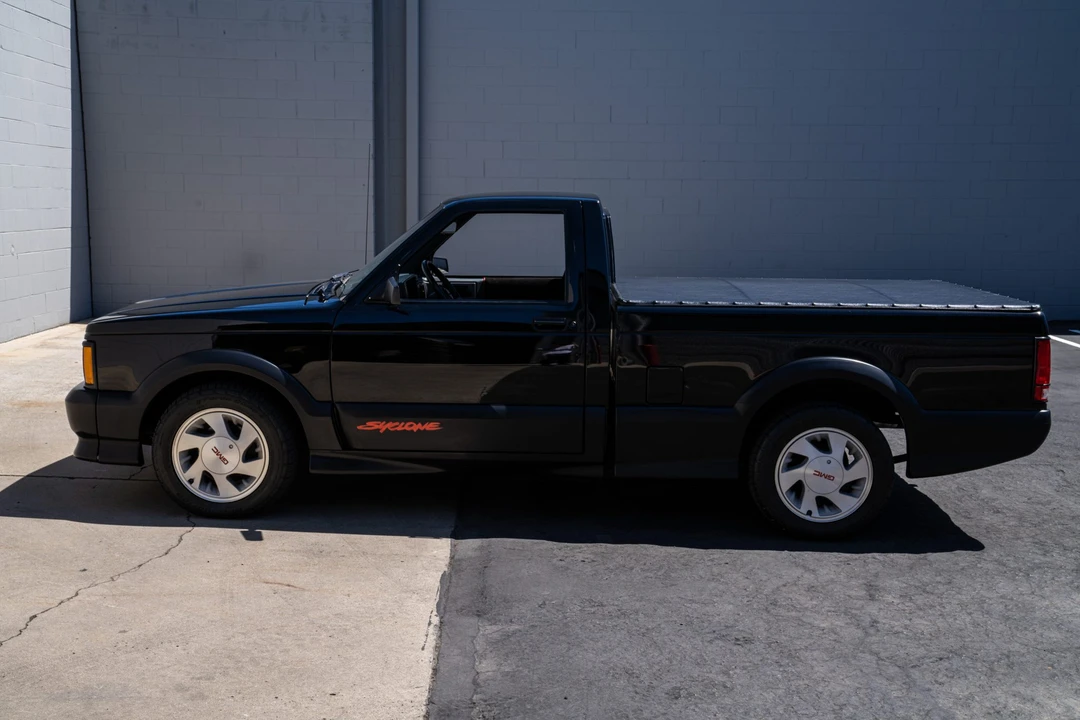 1991 GMC Syclone - Image 24 of 31
