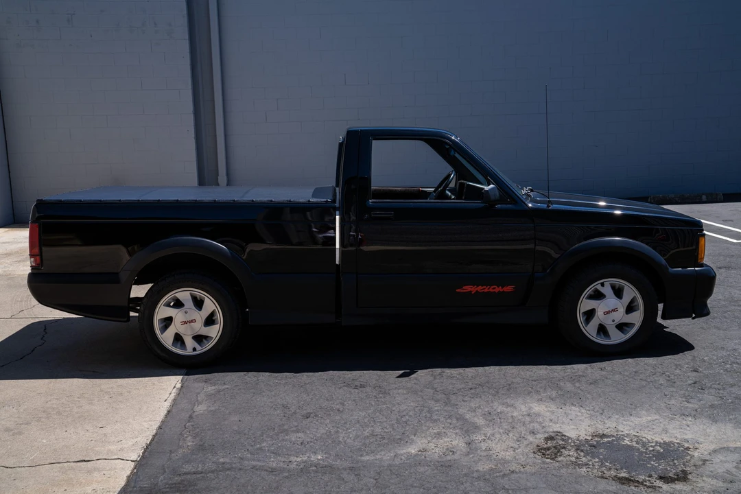 1991 GMC Syclone - Image 19 of 31