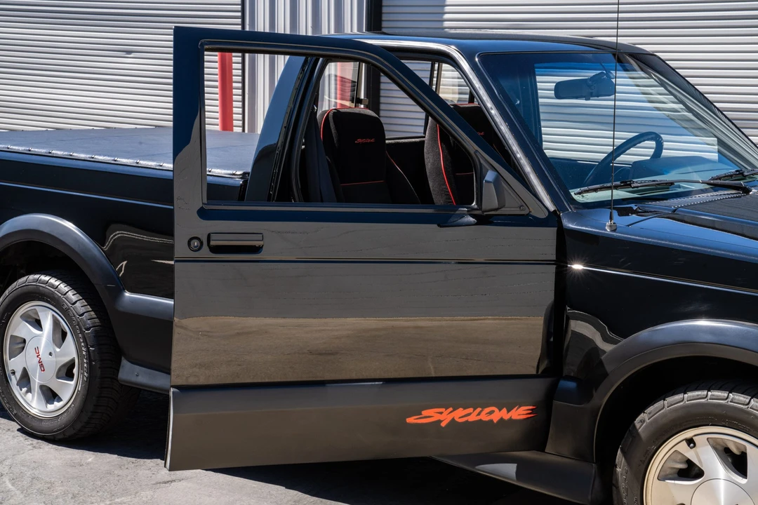 1991 GMC Syclone - Image 30 of 31