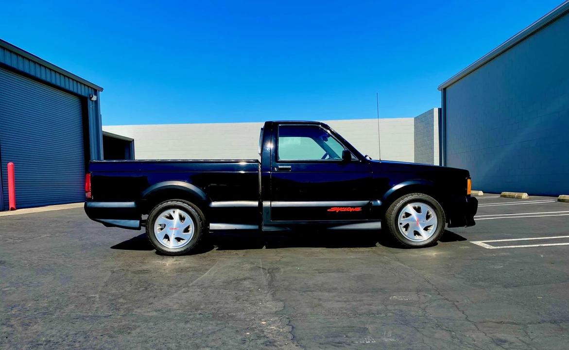 1991 GMC Syclone - Image 10 of 31
