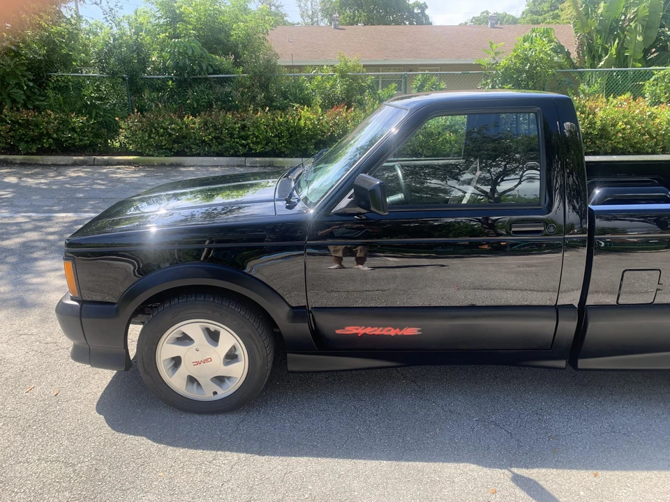 1991 GMC Syclone - Image 13 of 31