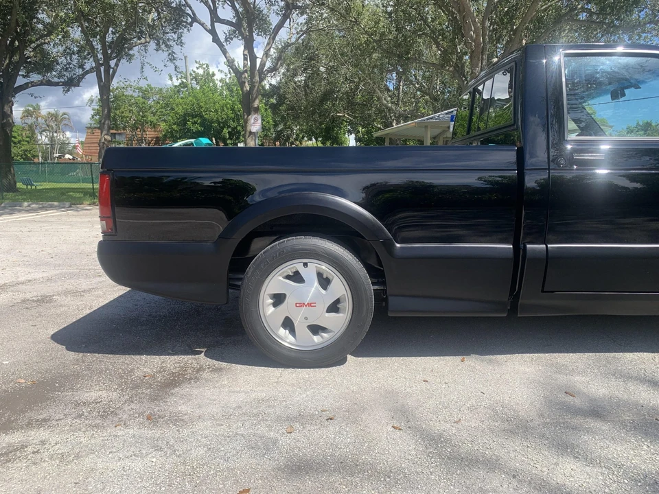 1991 GMC Syclone - Image 16 of 31