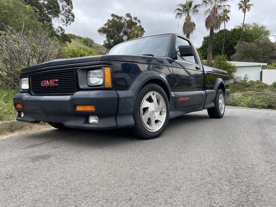 1991 GMC Syclone - Image 2 of 31