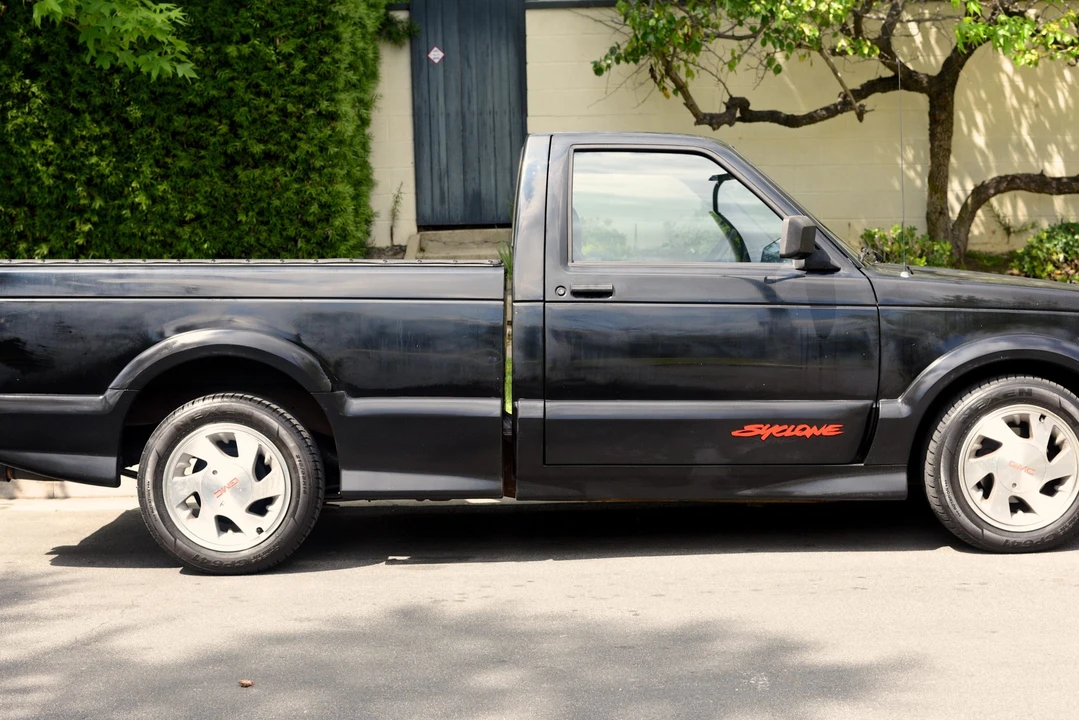 1991 GMC Syclone - Image 25 of 31