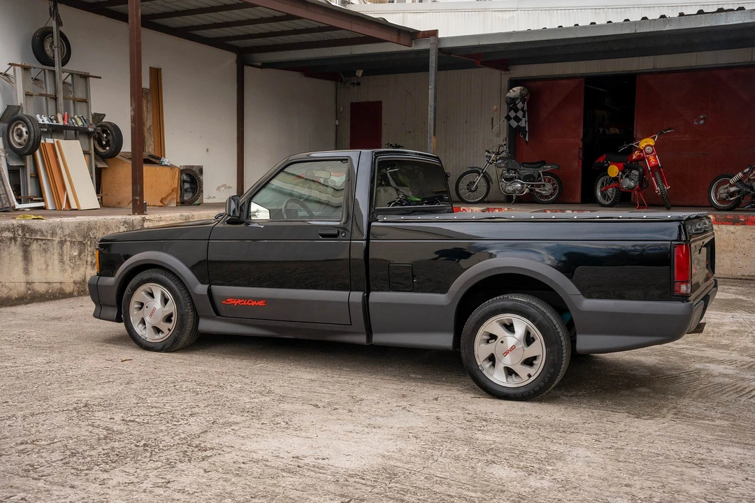 1991 GMC Syclone - Image 10 of 31