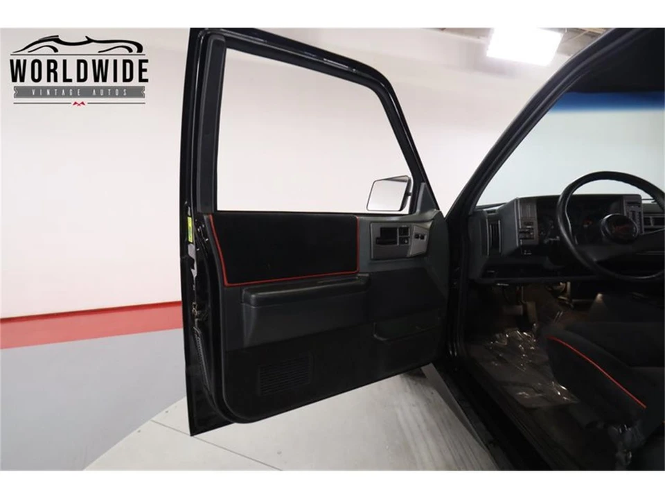 1991 GMC Syclone - Image 25 of 31
