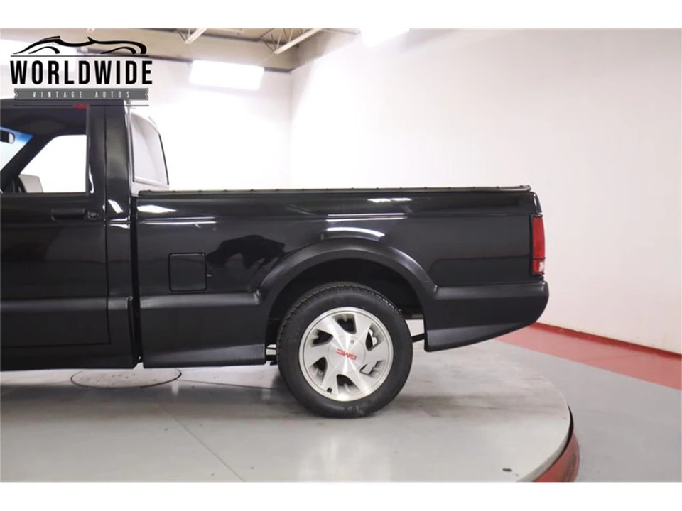 1991 GMC Syclone - Image 10 of 31