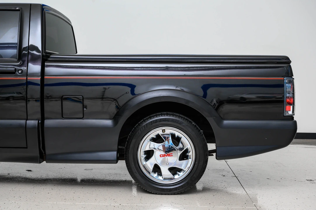 1991 GMC Syclone - Image 22 of 31