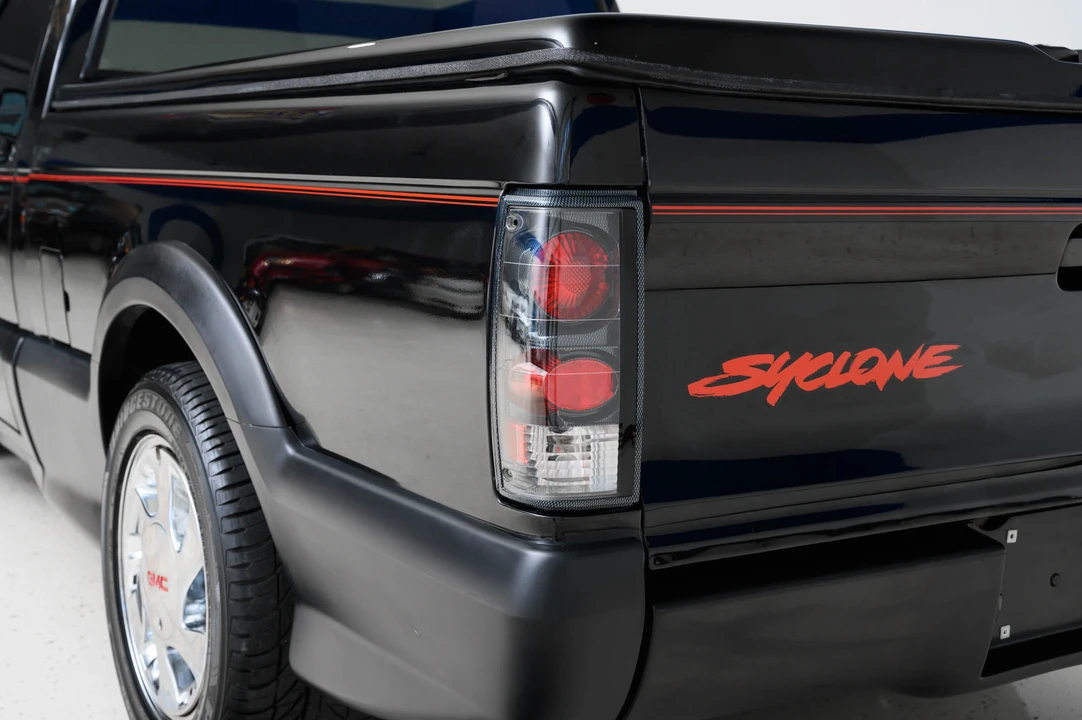 1991 GMC Syclone - Image 28 of 31