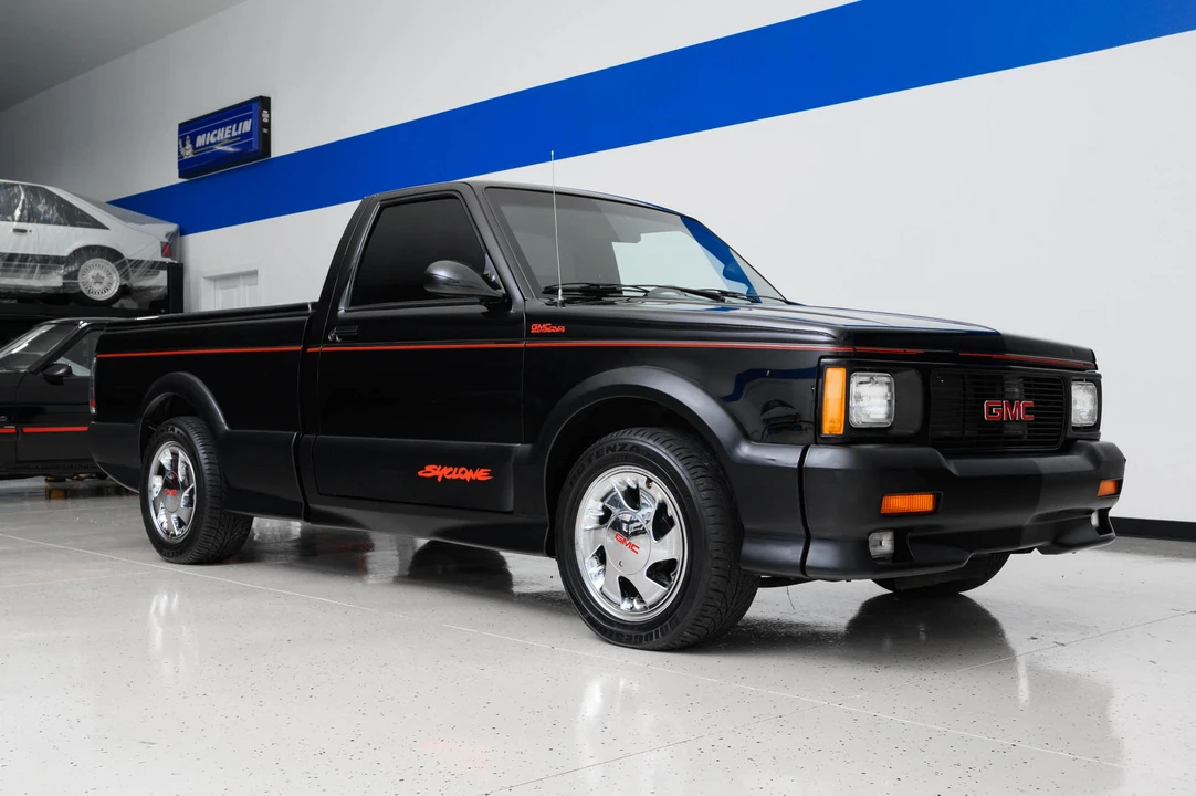 1991 GMC Syclone - Image 2 of 31