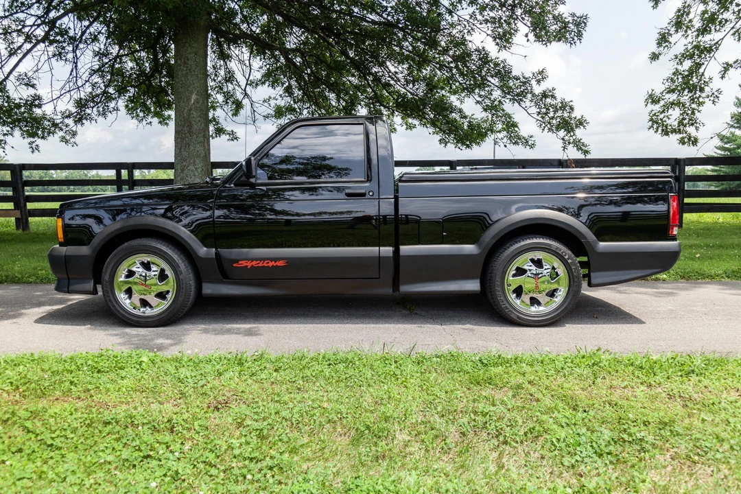 1991 GMC Syclone - Image 4 of 31