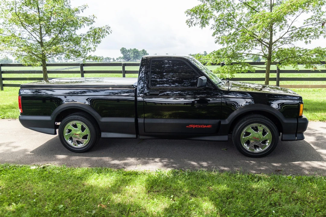 1991 GMC Syclone - Image 8 of 31