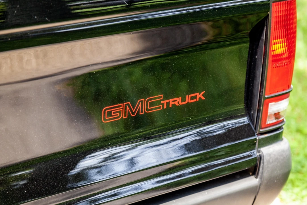 1991 GMC Syclone - Image 30 of 31