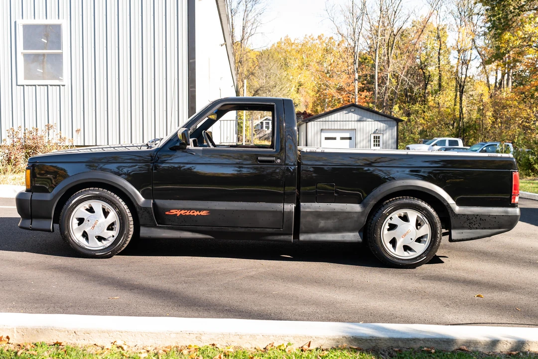 1991 GMC Syclone - Image 3 of 31
