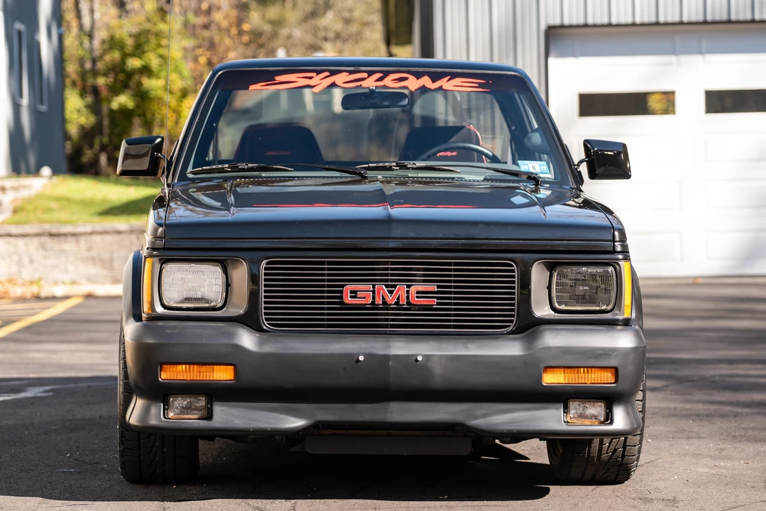1991 GMC Syclone - Image 2 of 31