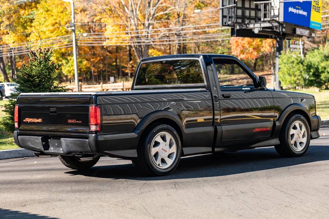 1991 GMC Syclone - Image 4 of 31