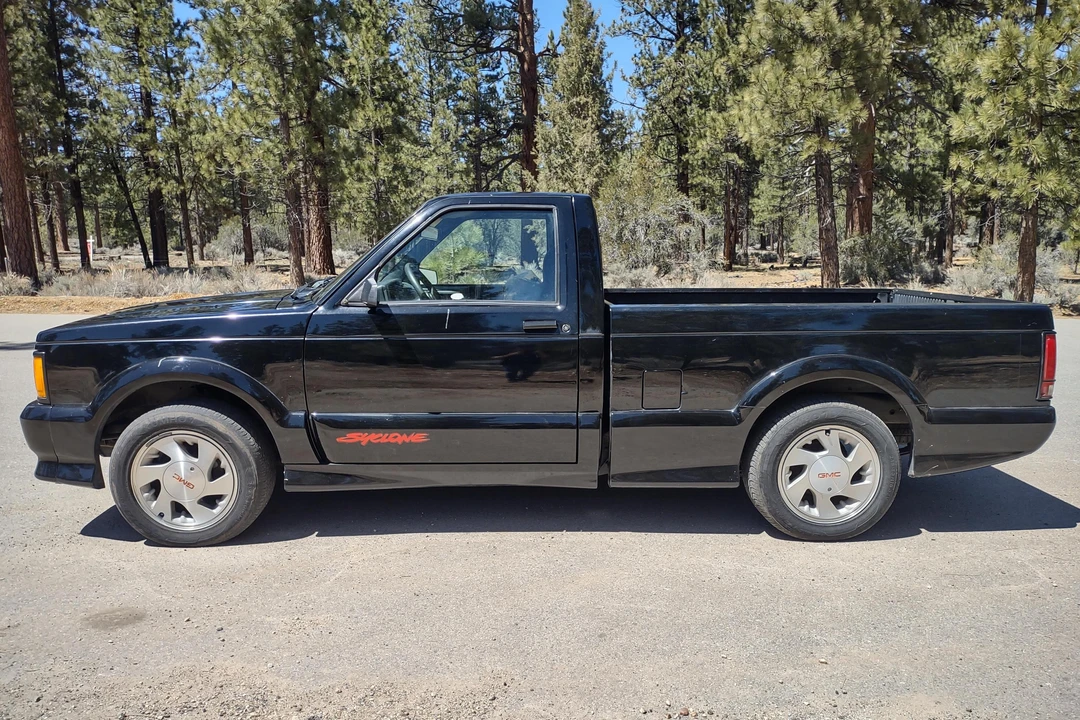 1991 GMC Syclone - Image 3 of 31