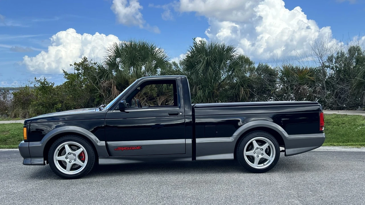 1991 GMC Syclone - Image 6 of 31