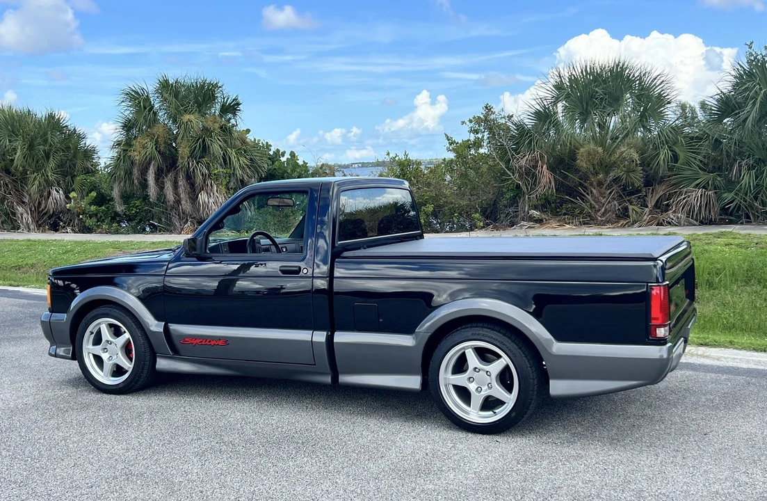 1991 GMC Syclone - Image 8 of 31
