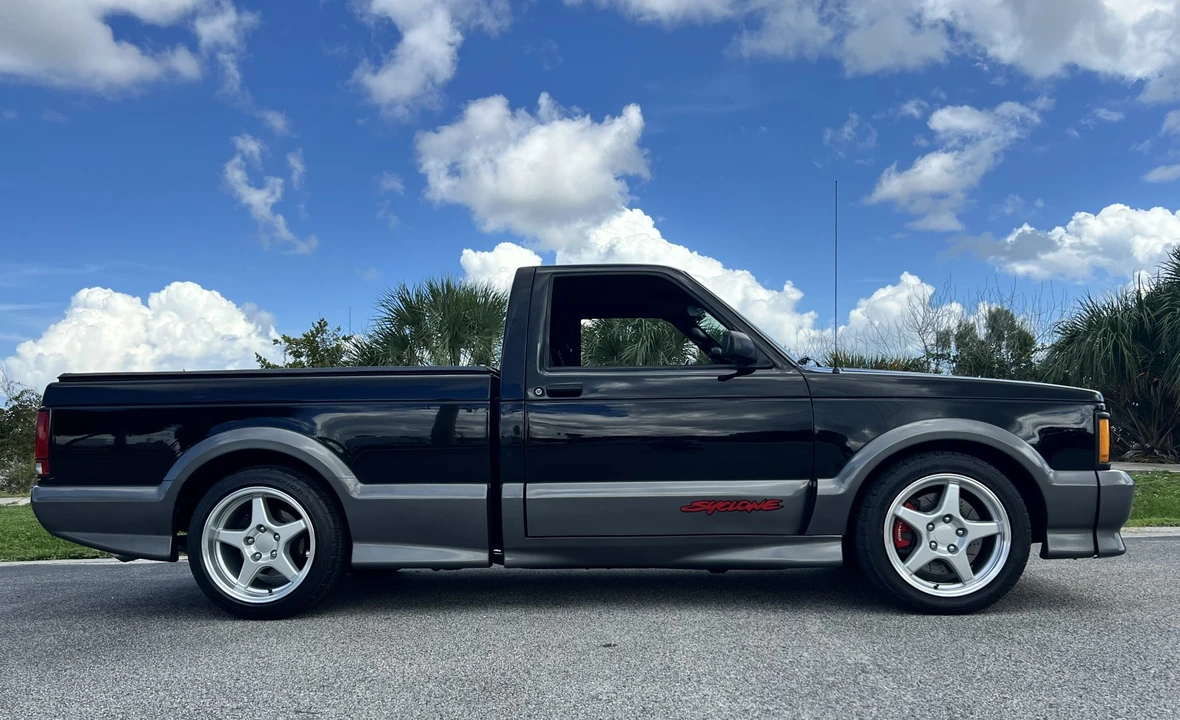 1991 GMC Syclone - Image 17 of 31