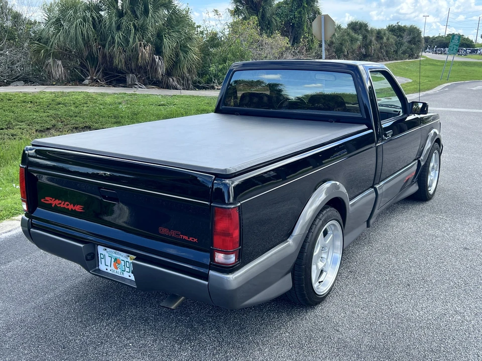 1991 GMC Syclone - Image 13 of 31