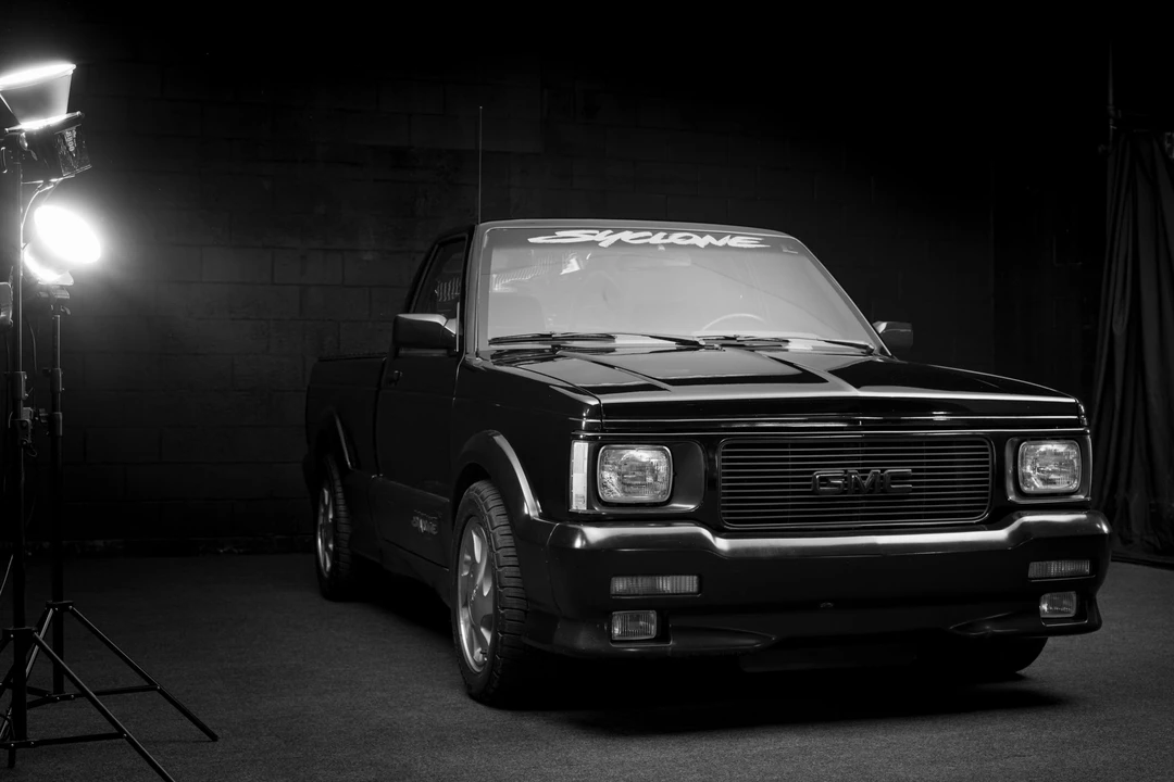1991 GMC Syclone - Image 2 of 31