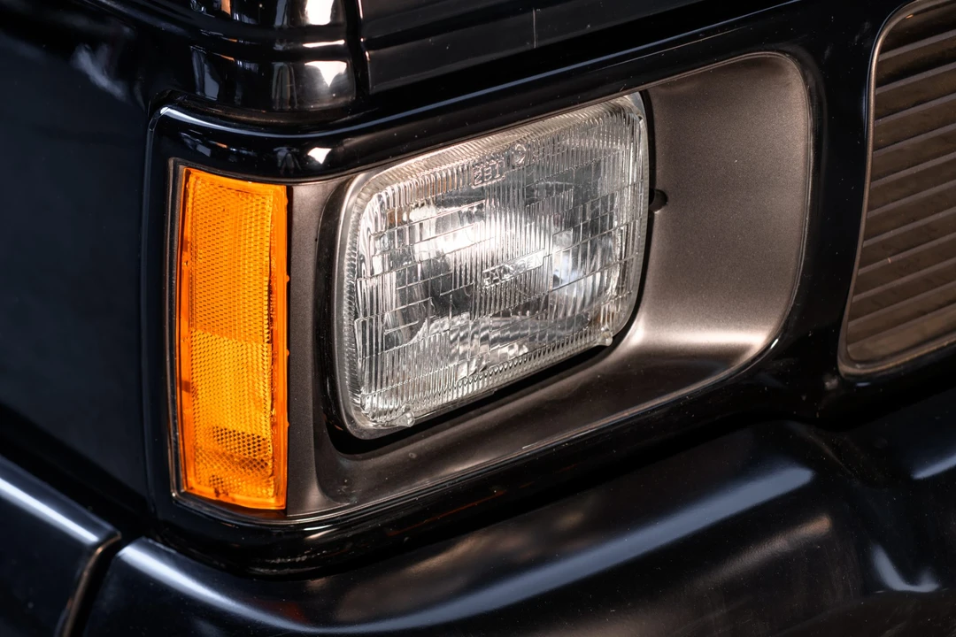 1991 GMC Syclone - Image 18 of 31