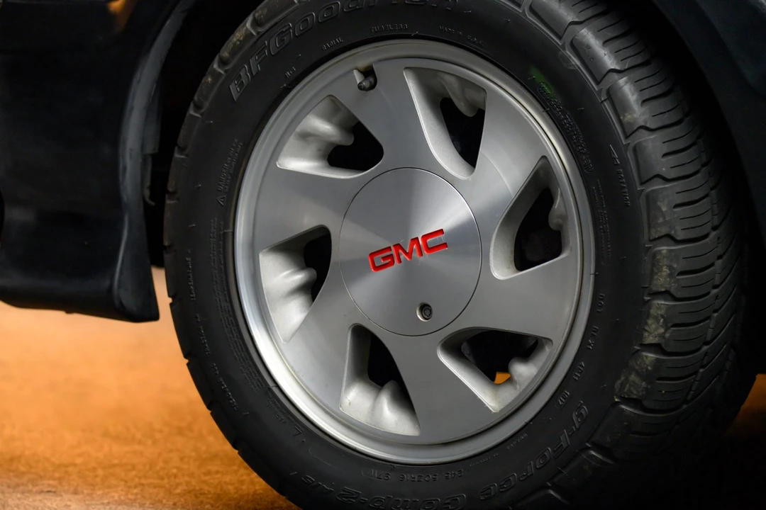 1991 GMC Syclone - Image 30 of 31