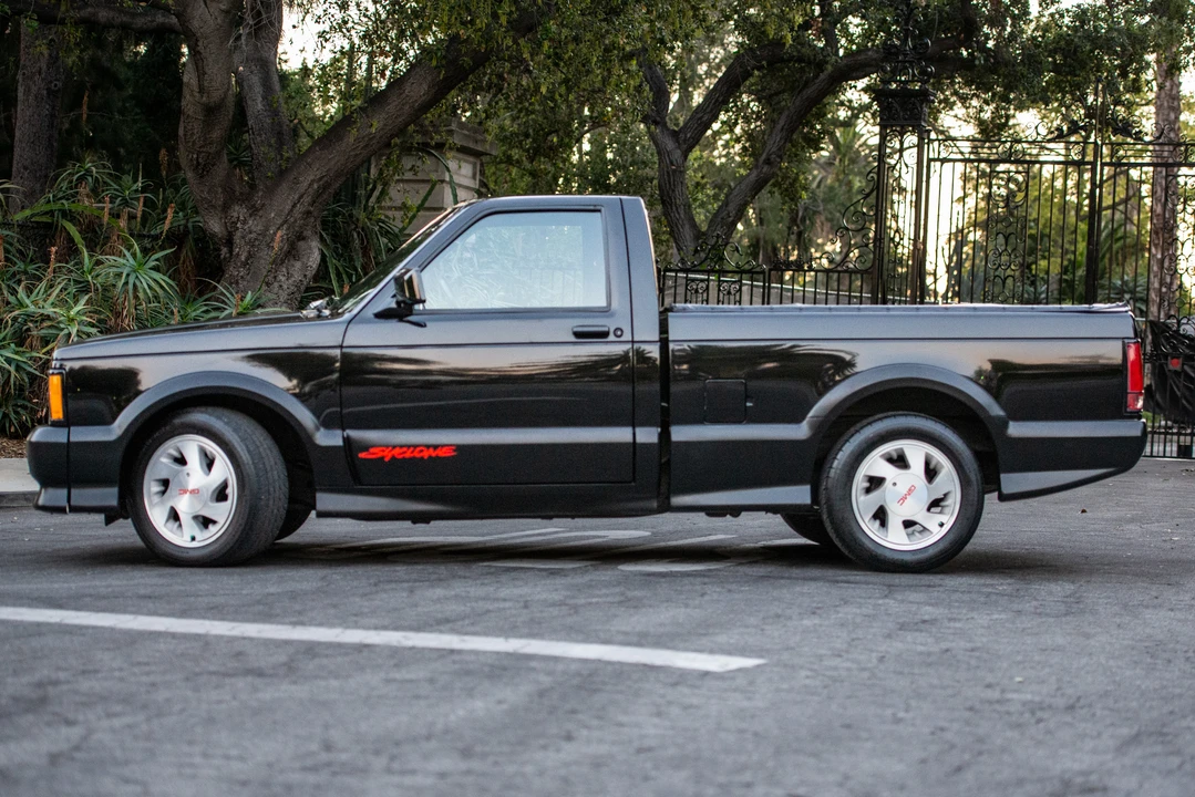 1991 GMC Syclone - Image 5 of 31