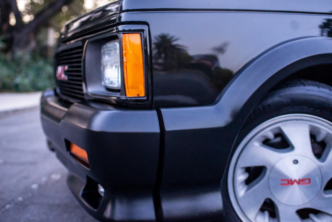 1991 GMC Syclone - Image 27 of 31