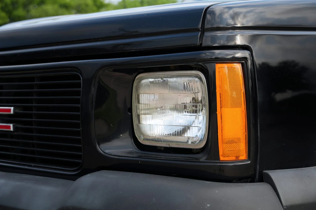 1991 GMC Syclone - Image 30 of 31