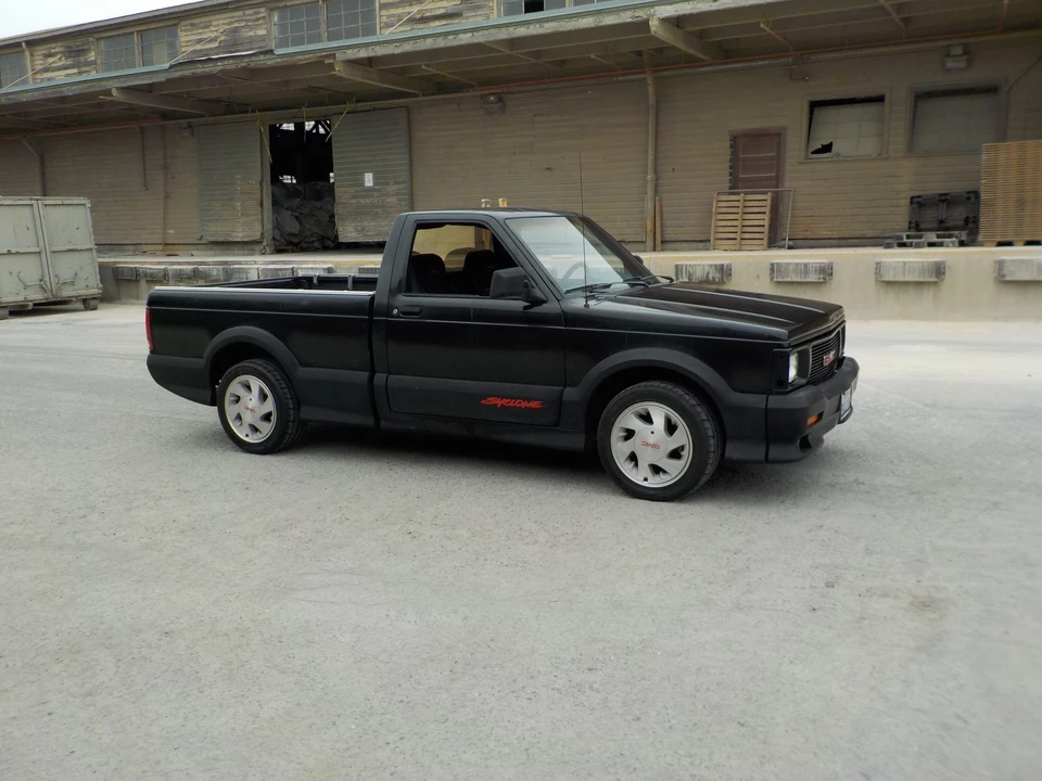 1991 GMC Syclone - Image 28 of 31