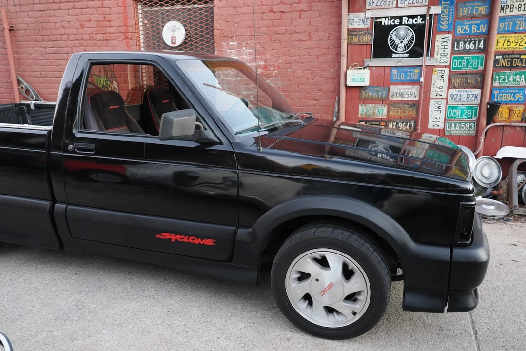 1991 GMC Syclone - Image 7 of 31