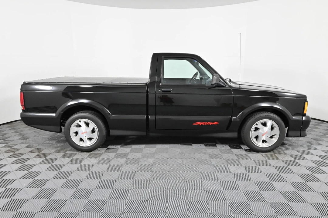 1991 GMC Syclone - Image 5 of 31