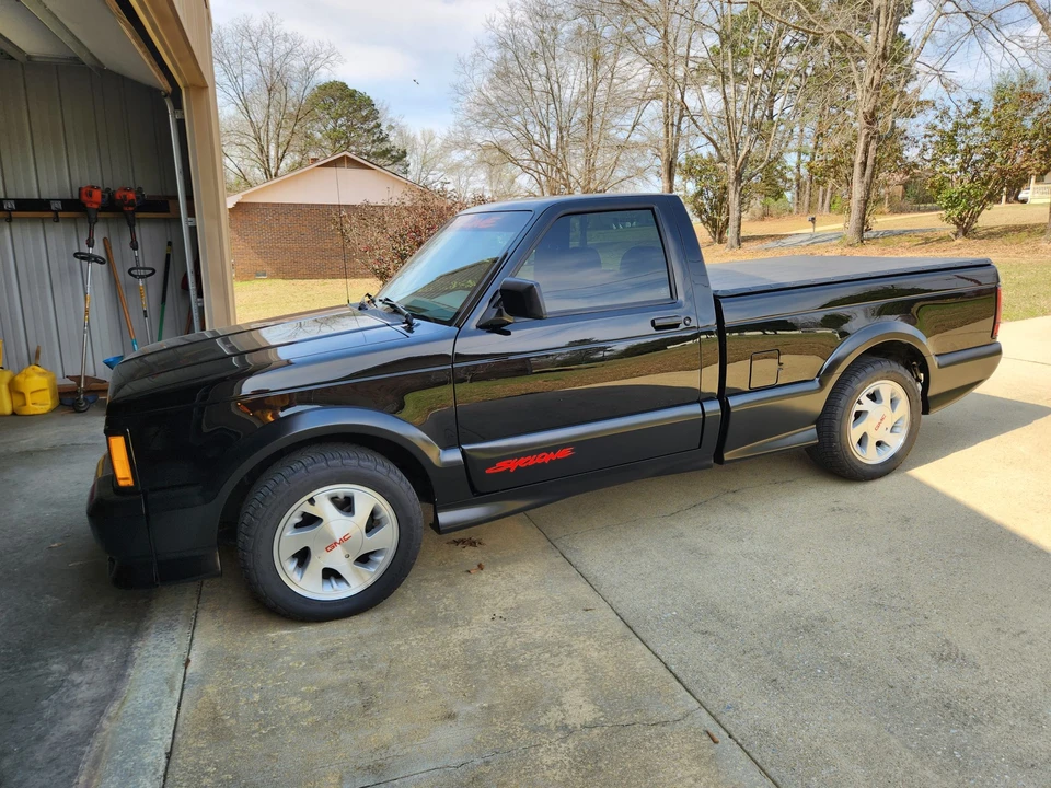 1991 GMC Syclone - Image 2 of 31