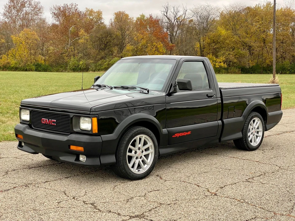1991 GMC Syclone - Image 2 of 31