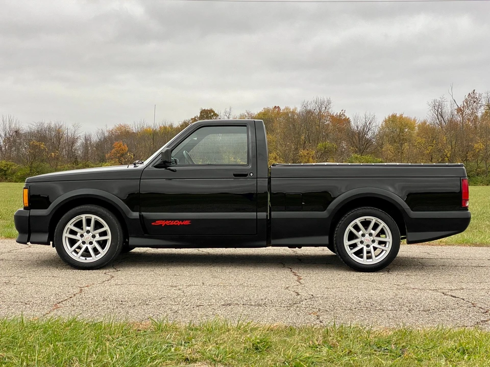 1991 GMC Syclone - Image 5 of 31