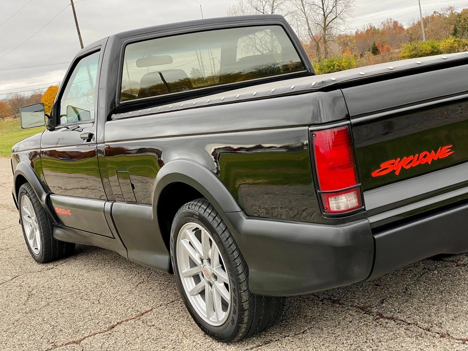 1991 GMC Syclone - Image 27 of 31