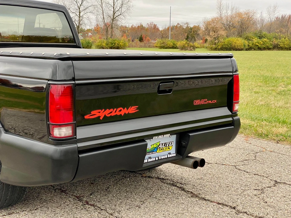 1991 GMC Syclone - Image 28 of 31