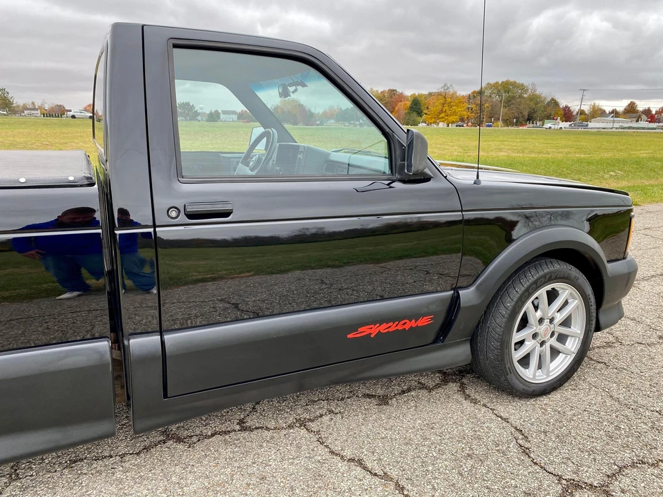 1991 GMC Syclone - Image 22 of 31